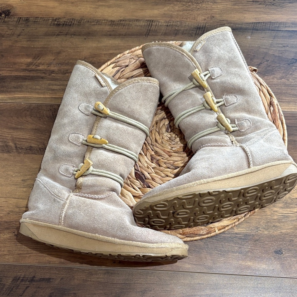 EMU Australia Merino Wool Line And Suede Tan Boots Hip Button Size 6 Run Big